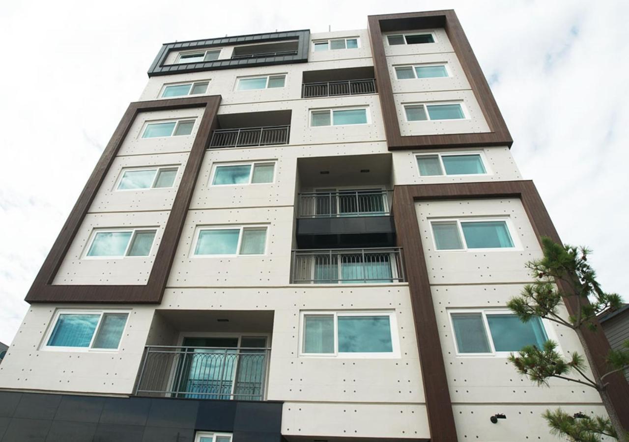 Iris Hotel Seogwipo Exteriör bild