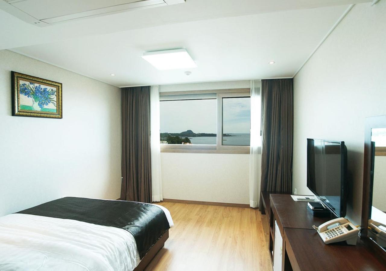 Iris Hotel Seogwipo Exteriör bild