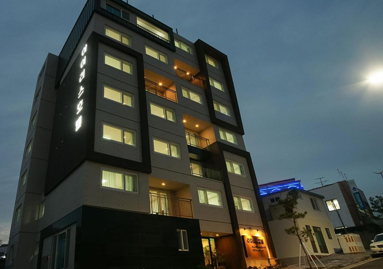 Iris Hotel Seogwipo Exteriör bild